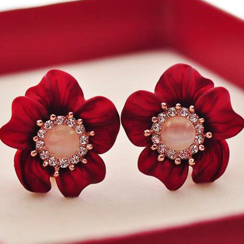 Vintage Camellia Flower Colored Diamond Earrings Three-Dimensional Carved Colored Diamond Earrings
