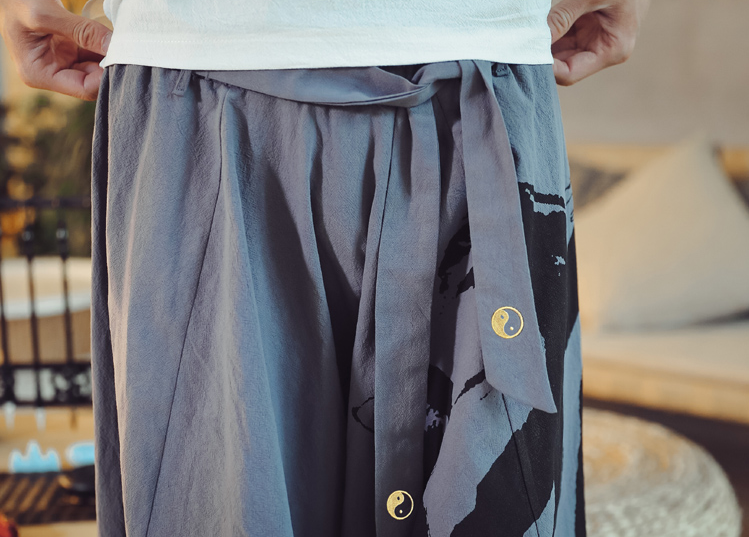 Chinese style nine-point pants
