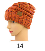 Unisex Outdoor Labeled Knitted Hat
