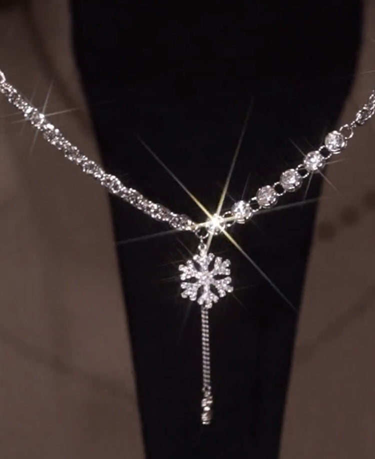 Temperament Personality Micro-set Zircon Snowflake Pendant Necklace
