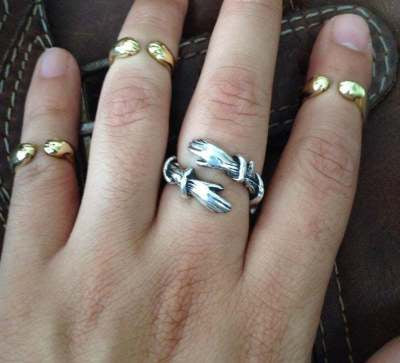 Simple And Creative Love Hands Embracing Ring
