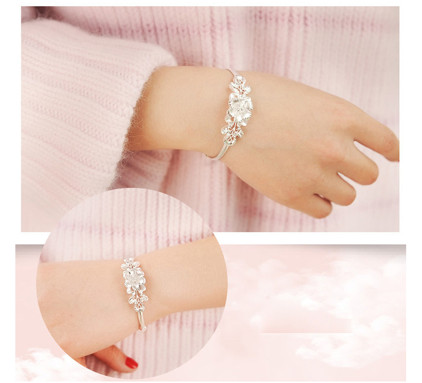 Sweet Bauhinia Adjustable Bracelet Woman Flower Vera Bracelet
