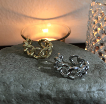 Fashion ring chain with unique design
