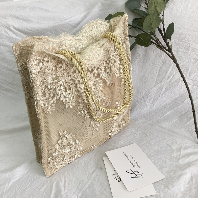 Lace hand shopping bag
