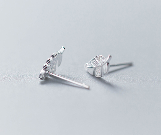 Female Fashion Temperament Diamond Feather Stud Earrings Personality Sweet Leaves
