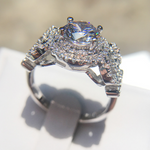 Stylish temperament zircon engagement ring
