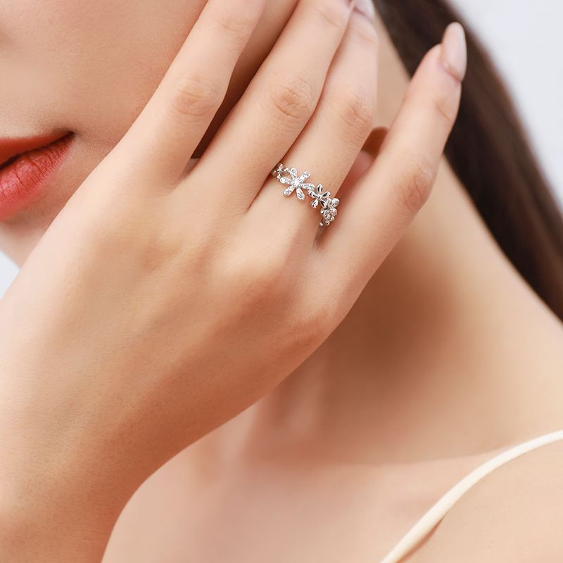 Sterling Silver Daisy Ring Female Korean Fashion Light Luxury Micro Diamond Ring
